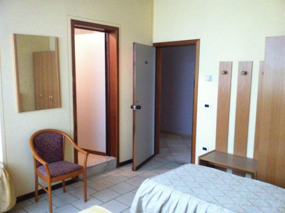 Hotel Cristallo Barga Fornaci di Barga Exterior photo