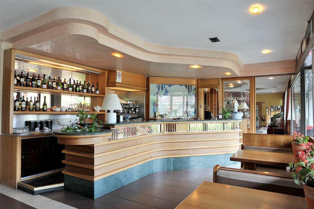 Hotel Cristallo Barga Fornaci di Barga Exterior photo